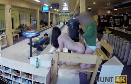 Hunt 4K Sex in a bowling place