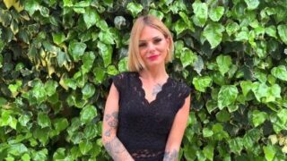 Jacquie Et Michel TV Naomi benefits from Pams expertise